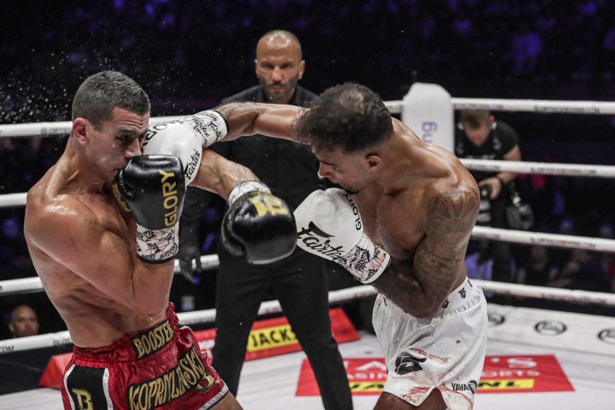 14oz vs 16oz Boxing Gloves: Choosing Your Perfect Weight